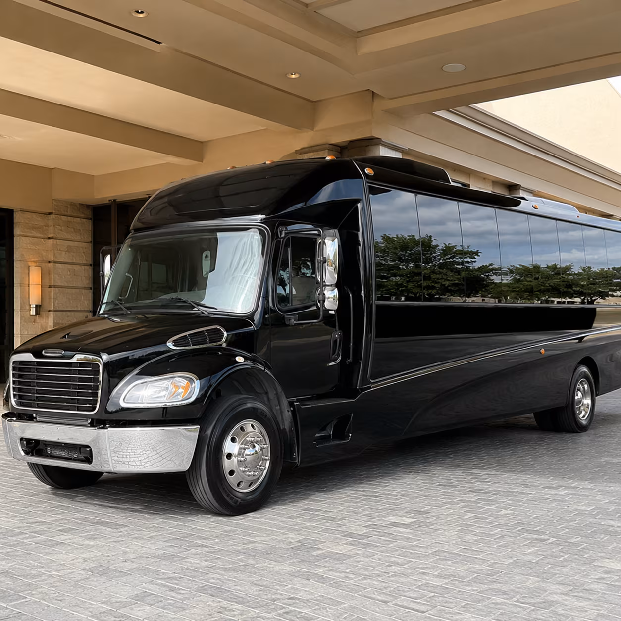 clarksville 30 passenger minibus