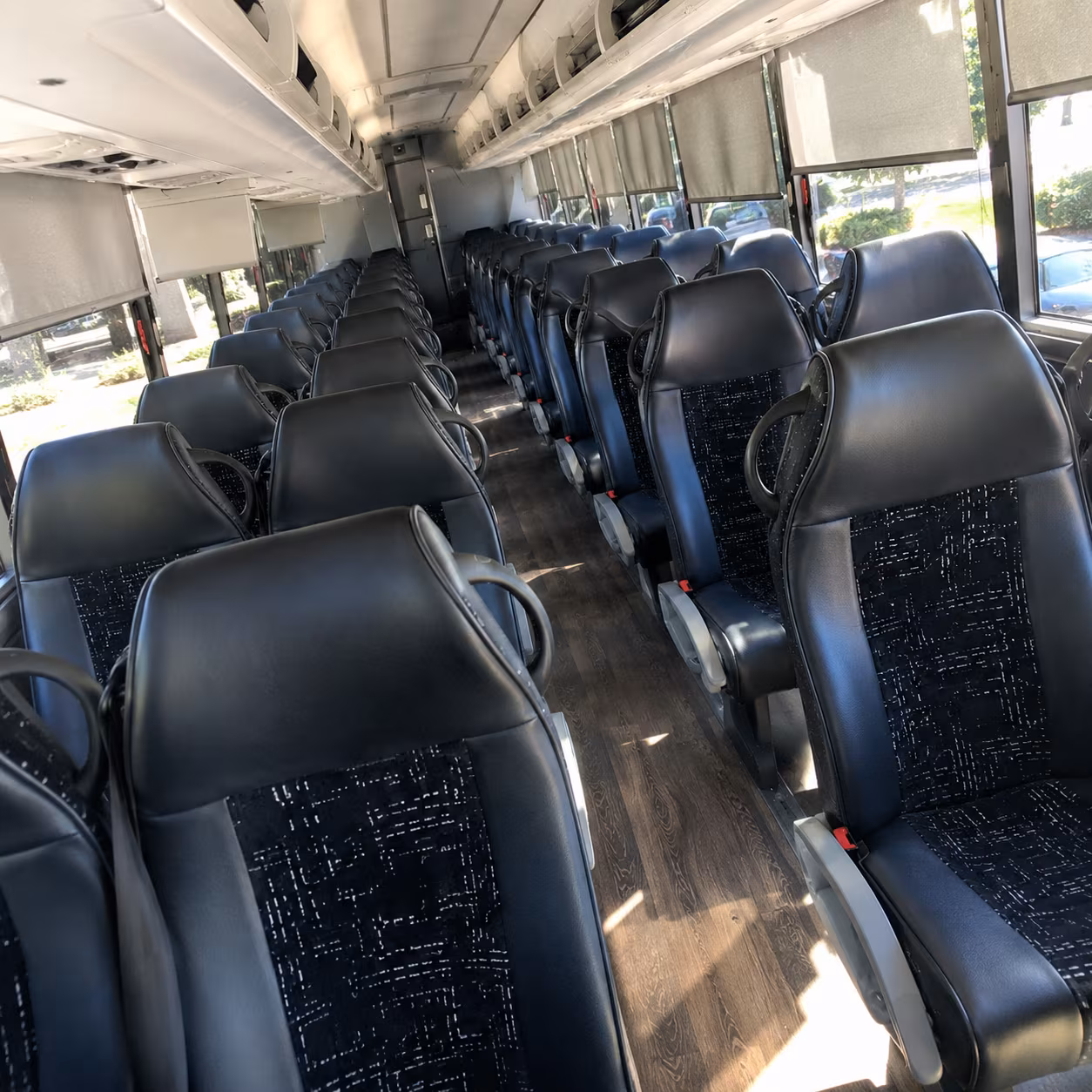 clarksville charter bus rentals for long distance nashville day trips