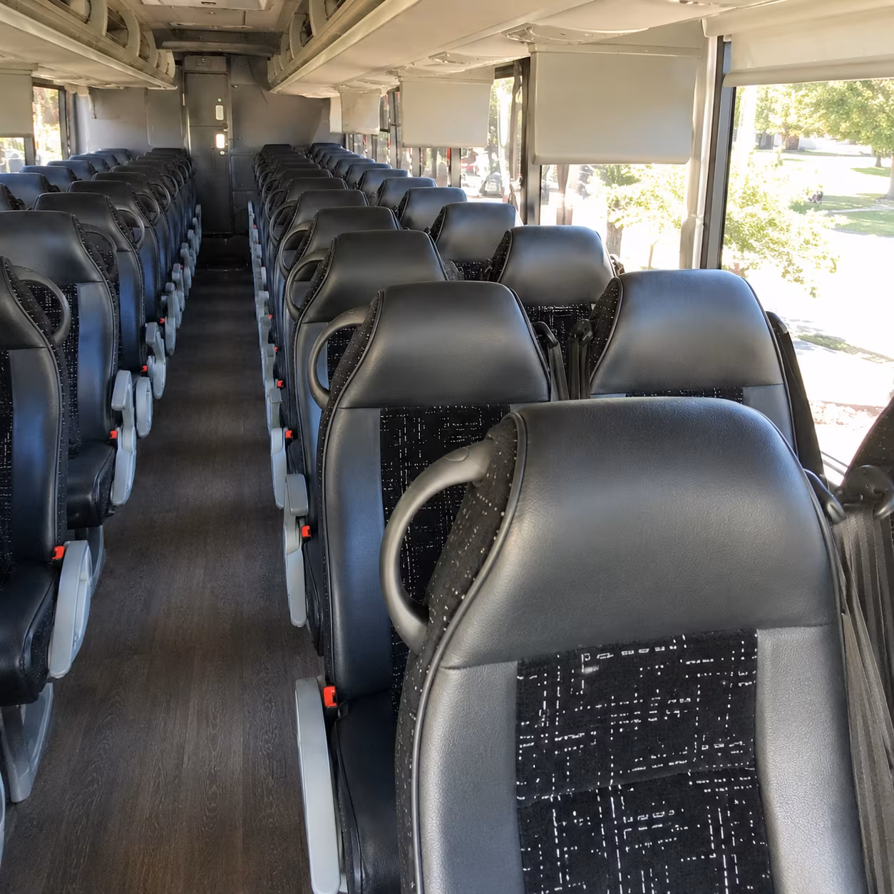 clarksville charter bus