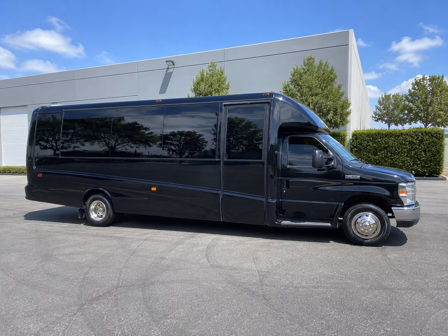clarksville night out party bus rental