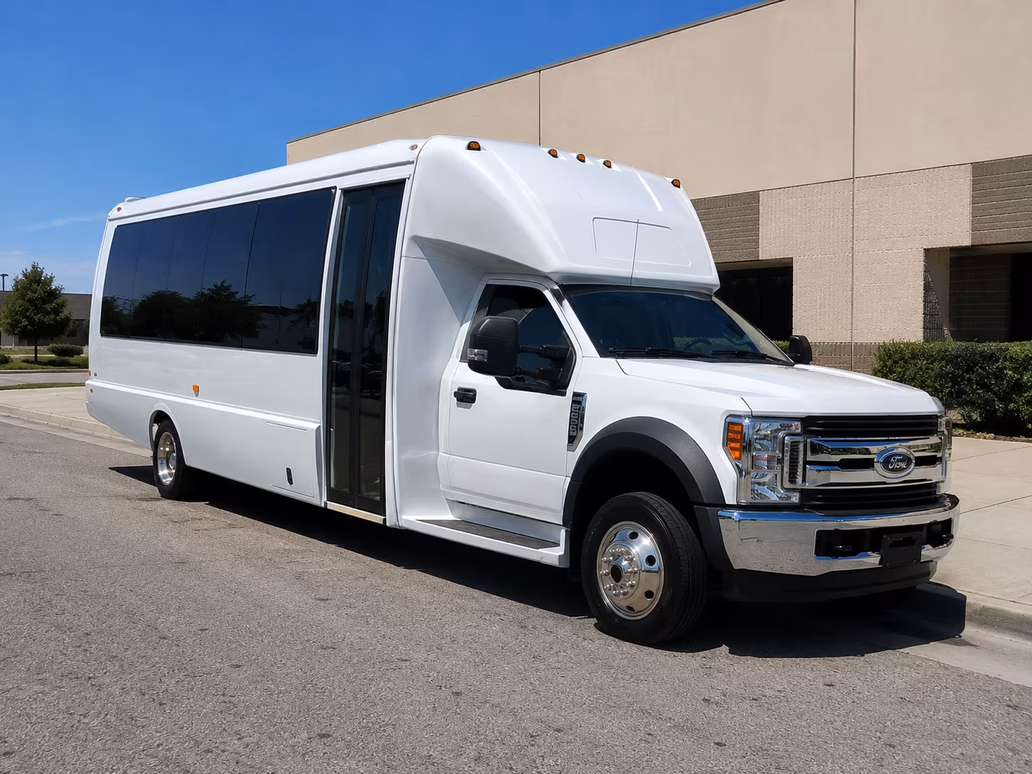 corporate shuttle buses and nashville commuter transportation