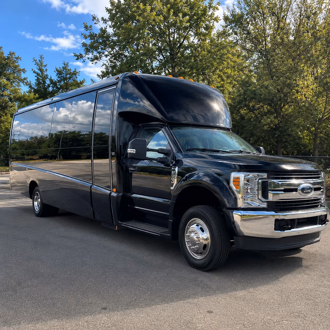 minibus rentals for smaller clarksville prom groups