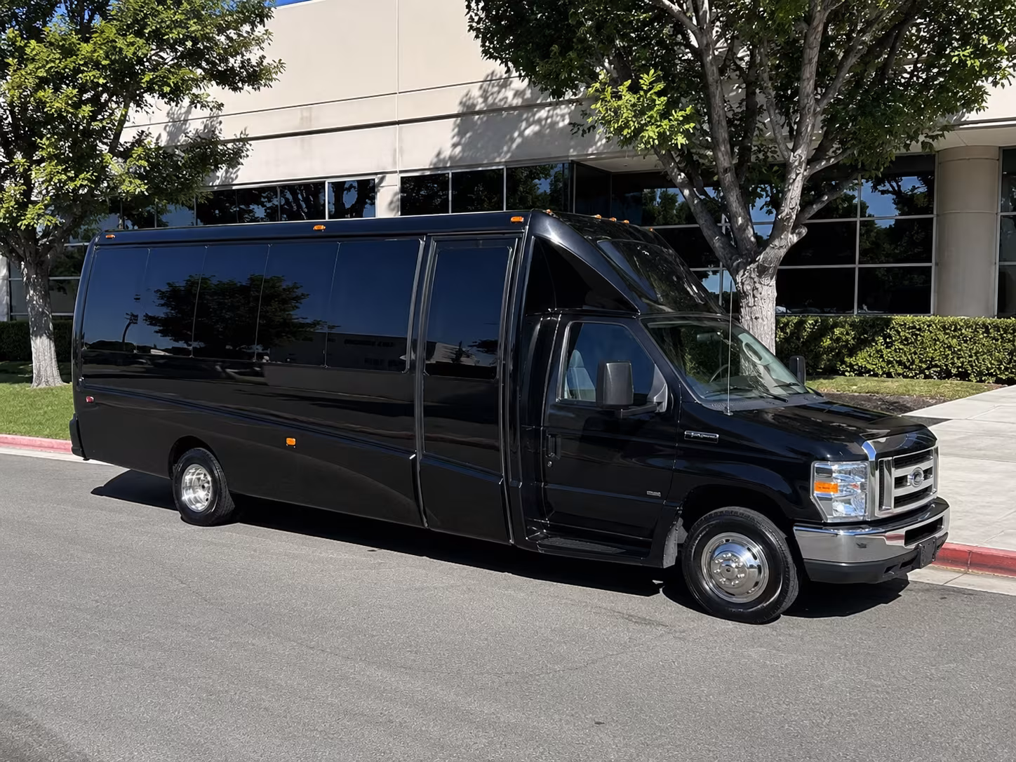 party buses for bachelorette wine tours through clarksville and montgomery county
