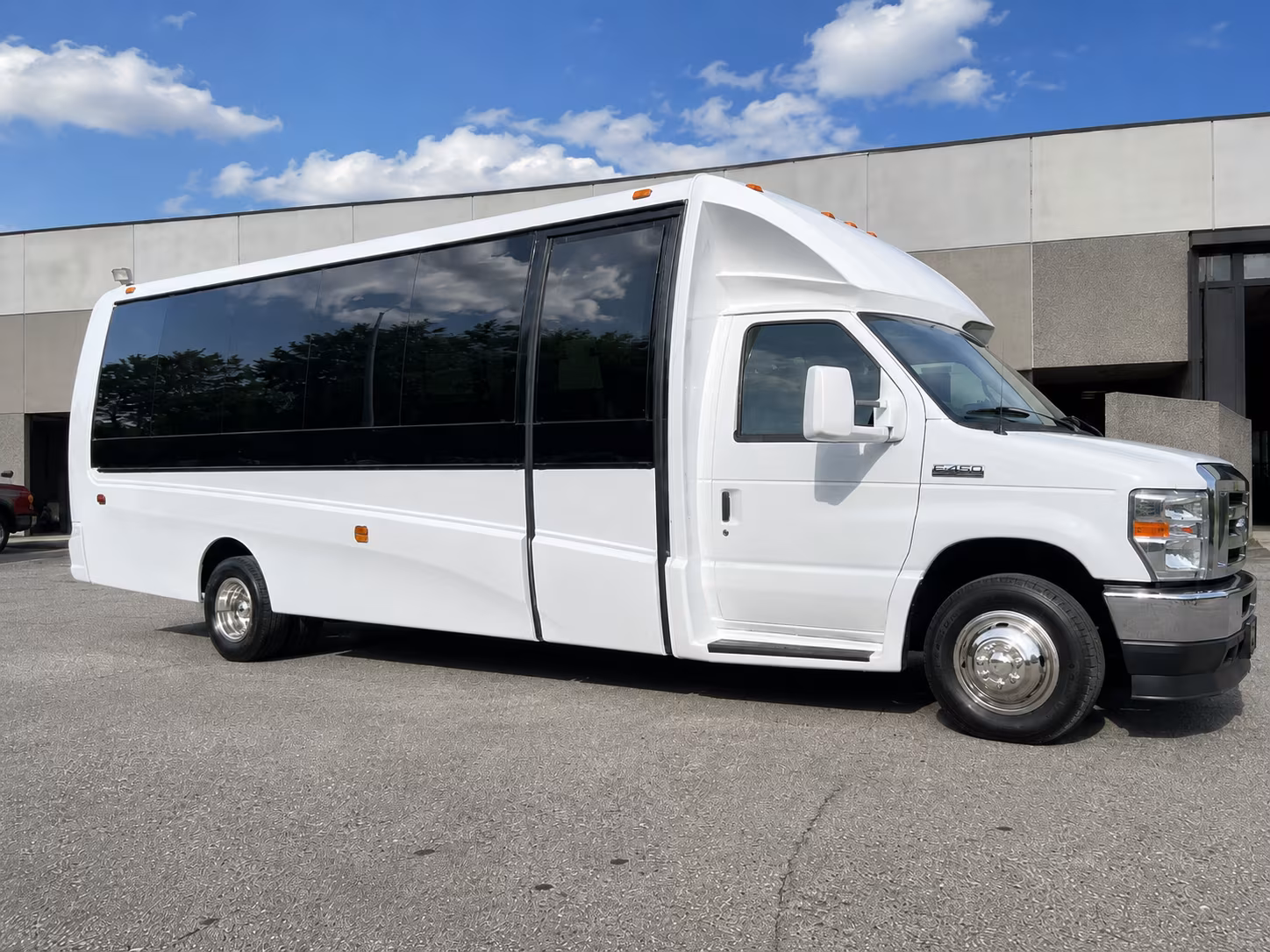 shuttle buses to outdoor amphitheaters and festival grounds near clarksville